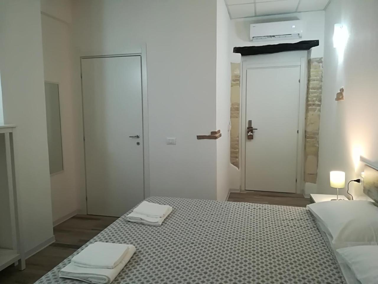 B.House Bed & Breakfast Cagliari Exterior foto
