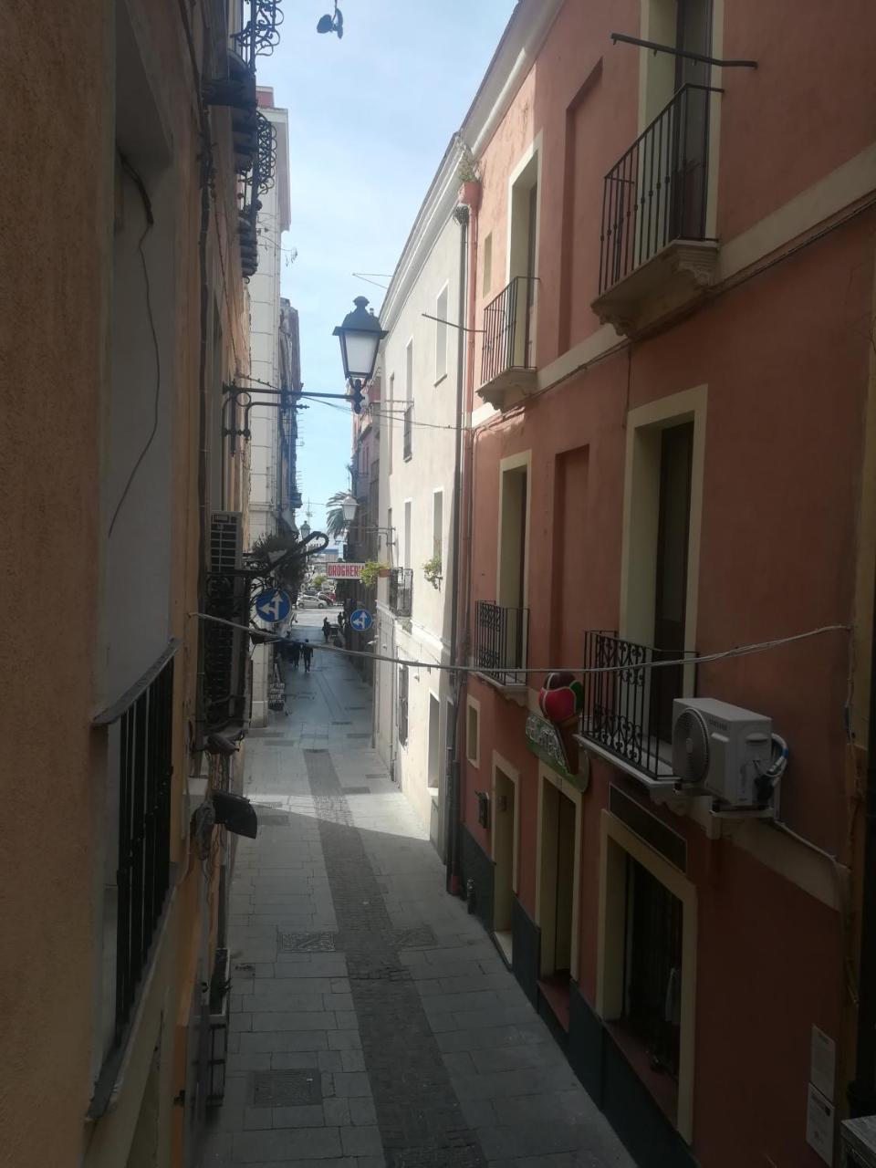 B.House Bed & Breakfast Cagliari Exterior foto